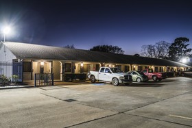 Travelers Inn & Suites