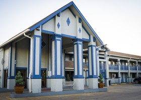Travelers Inn & Suites
