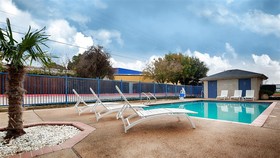 Days Inn by Wyndham Round Rock