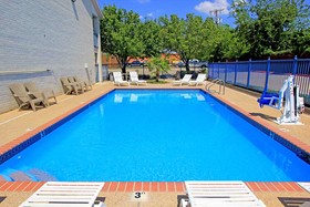 Days Inn by Wyndham Round Rock
