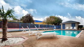 Days Inn by Wyndham Round Rock