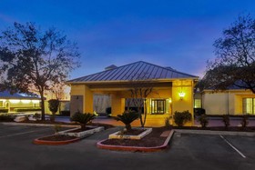 La Quinta Inn & Suites by Wyndham Round Rock North