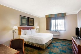 La Quinta Inn & Suites by Wyndham Round Rock North