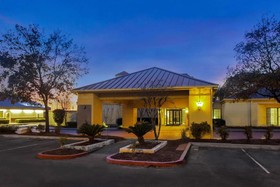 La Quinta Inn & Suites by Wyndham Round Rock North