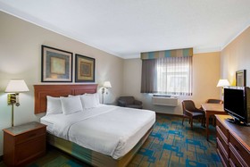 La Quinta Inn & Suites by Wyndham Round Rock North