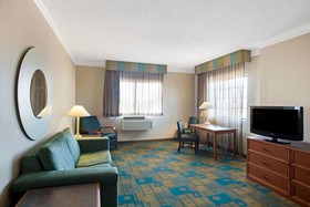 La Quinta Inn & Suites by Wyndham Round Rock North