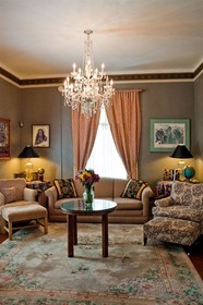 Arbor House Suites