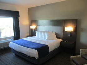Best Western Plus Roland Inn & Suites
