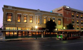 Aiden by Best Western @ San Antonio Riverwalk
