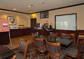 Comfort Suites Airport North