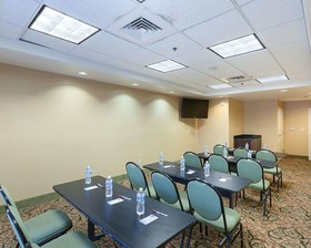 Comfort Suites Medical Center Near Six Flags