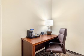 Comfort Suites Medical Center Near Six Flags