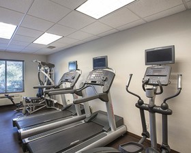 Comfort Suites Medical Center Near Six Flags