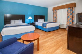 Days Inn & Suites by Wyndham San Antonio near Frost Bank Ctr