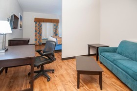 Days Inn & Suites by Wyndham San Antonio near Frost Bank Ctr