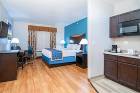 Days Inn & Suites by Wyndham San Antonio near Frost Bank Ctr