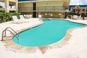 Days Inn by Wyndham Central San Antonio NW Medical Center