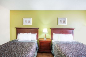 Days Inn by Wyndham San Antonio Alamo/Riverwalk