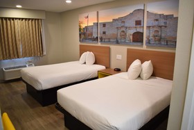 Days Inn by Wyndham San Antonio Alamo/Riverwalk