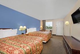 Days Inn by Wyndham San Antonio