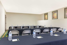 Days Inn by Wyndham San Antonio at Palo Alto
