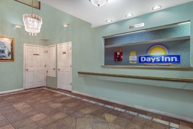 Days Inn by Wyndham San Antonio