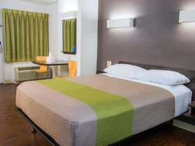 Deluxe Inn San Antonio/Near Lackland AFB