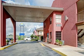 Deluxe Inn San Antonio/Near Lackland AFB