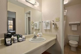 Deluxe Inn San Antonio/Near Lackland AFB