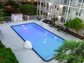 Deluxe Inn San Antonio/Near Lackland AFB