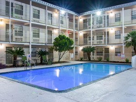 Deluxe Inn San Antonio/Near Lackland AFB