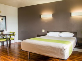 Deluxe Inn San Antonio/Near Lackland AFB
