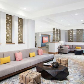 DoubleTree by Hilton San Antonio