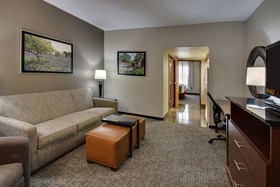 Drury Inn & Suites Northwest Medical Center