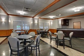 Drury Inn & Suites Northwest Medical Center