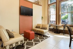 Drury Inn & Suites Riverwalk San Antonio