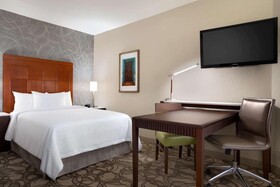 Embassy Suites by Hilton San Antonio Airport