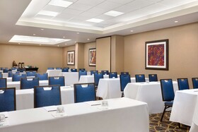 Embassy Suites by Hilton San Antonio Airport
