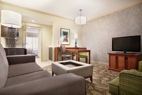 Embassy Suites by Hilton San Antonio Airport