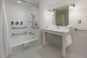 Drury Inn & Suites San Antonio Airport