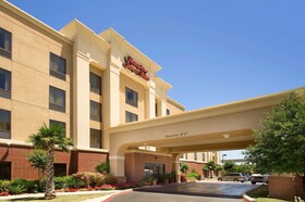 Hampton Inn & Suites San Antonio-Airport