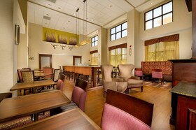 Hampton Inn & Suites San Antonio-Airport
