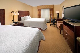 Hampton Inn & Suites San Antonio-Airport