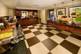 Hampton Inn & Suites San Antonio-Airport
