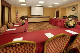 Hampton Inn & Suites San Antonio-Airport