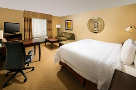Hampton Inn & Suites San Antonio-Airport