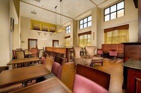 Hampton Inn & Suites San Antonio-Airport