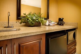 Hampton Inn & Suites San Antonio-Airport