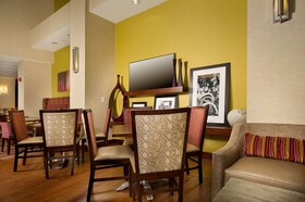 Hampton Inn & Suites San Antonio-Airport