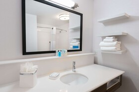 Hampton Inn & Suites San Antonio Brooks City Base